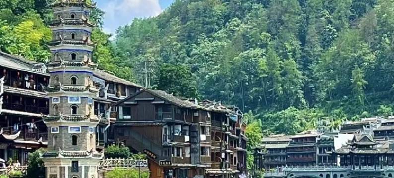 凤凰•白麓源•精品民宿(凤凰古城景区沱江店)图片