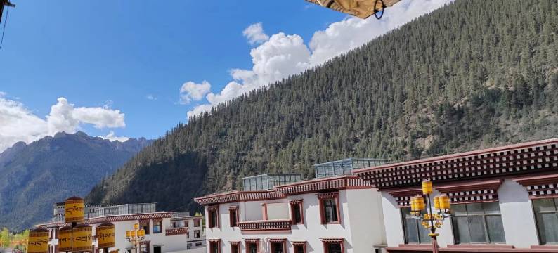 左贡启则仓宾馆图片