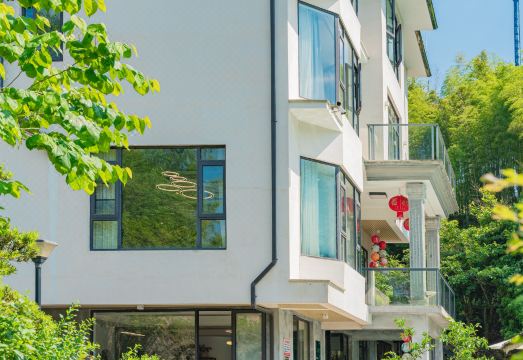 Tonglu Lijia No. 22 Swimming Pool Boutique Homestay (OMG Heartbeat Paradise) Hotel Overview