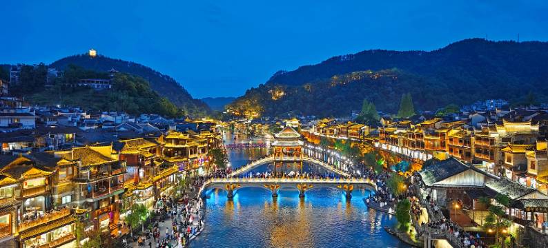 云居精选江景民宿(凤凰古城店)图片