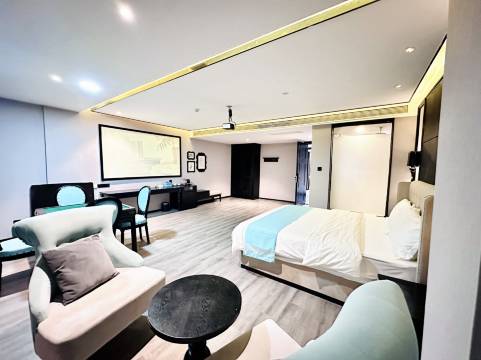 浠岸酒店(黄金埠步行街店)