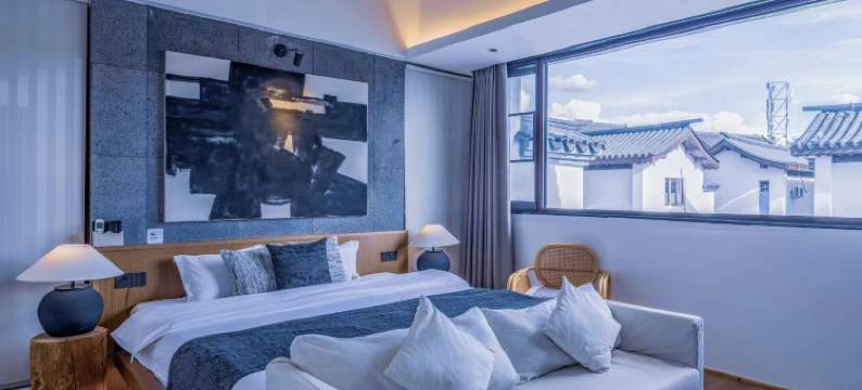 院里院外酒店(楚雄彝人古镇度假区高铁站店)图片