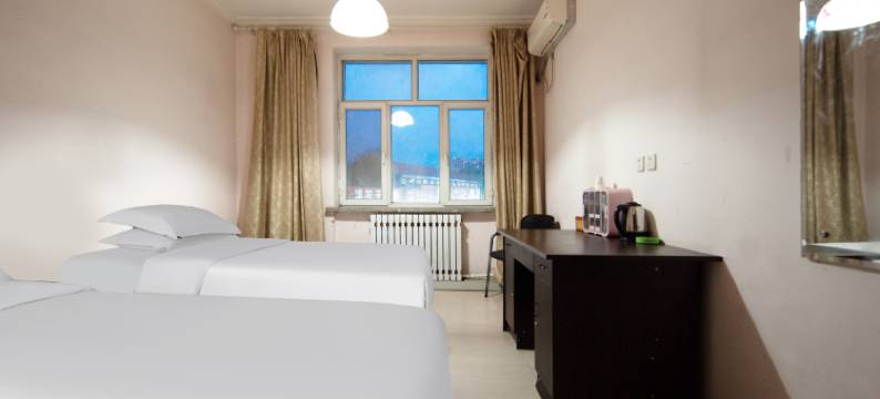 好逸家酒店(乌鲁木齐高铁站铁路局地铁站店)图片