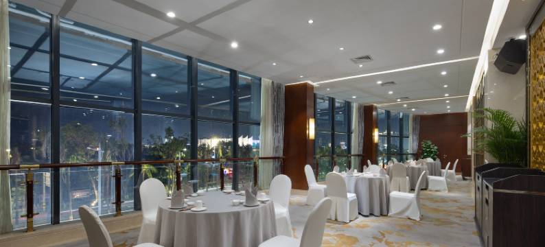 宝华海景大酒店(海口国贸中心万绿园店)图片