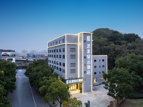 艺龙安云酒店(上海宝山万达广场共康路地铁站店)