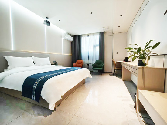 鑫辉酒店(西安周至集贤比亚迪工业园店)