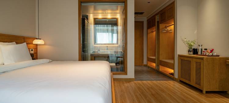 下龙南达特酒店(Nam Dat Hotel by D'Lecia Ha Long)图片