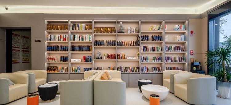 圆梦艺术酒店(贵阳白云区都拉营店)图片