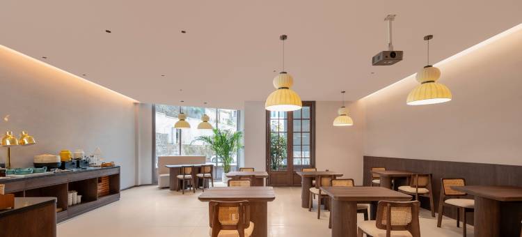 长河国际酒店(怀化麻阳火车站店)图片