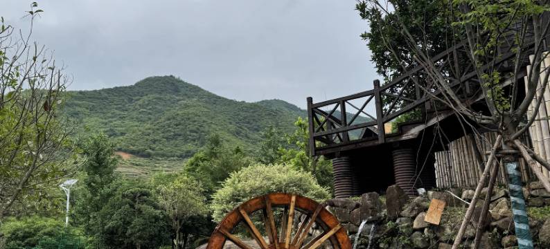 横峰东坡逸居图片