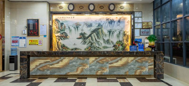 雷州恒冠假日酒店(雷城汽车客运站店)图片