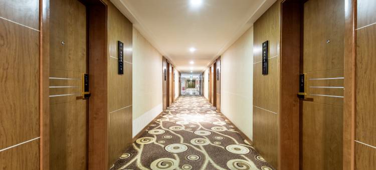 拉萨兰泽假日酒店图片