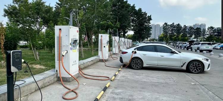 邯郸高铁东站智选假日酒店(万象汇店)图片