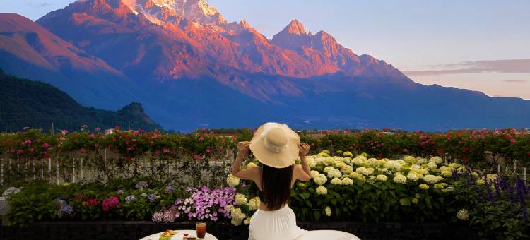 丽江・画中里|Lnside The Painting・日照金山观景美宿(束河古镇店)图片