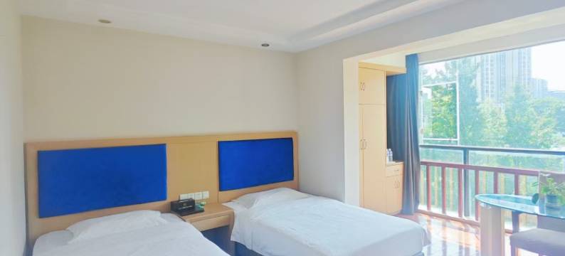 鑫尊酒店(乐山站嘉兴路美食街店)图片