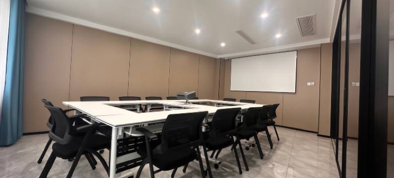 当涂亚桔HOMEFUNPARK•SOULMATE智能影音酒店(高铁东站翠竹广场店)图片