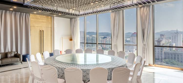 凯里亚德酒店(鞍山火车站市府广场店)图片