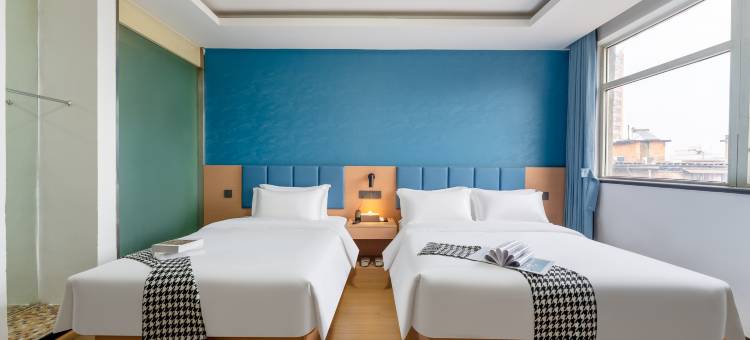 七庭酒店(南昌八一广场丁公路北地铁站店)图片