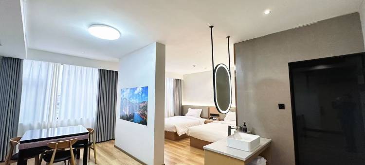 途客轻居酒店(武安白鹤公园店)图片