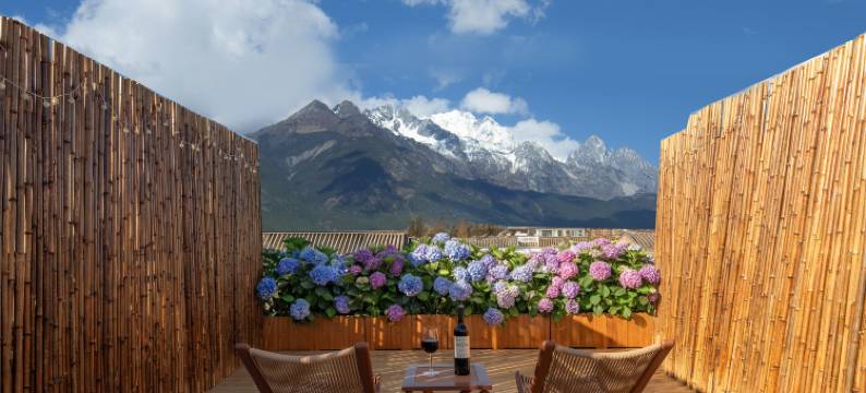 丽江隐石居雪山观景客栈图片