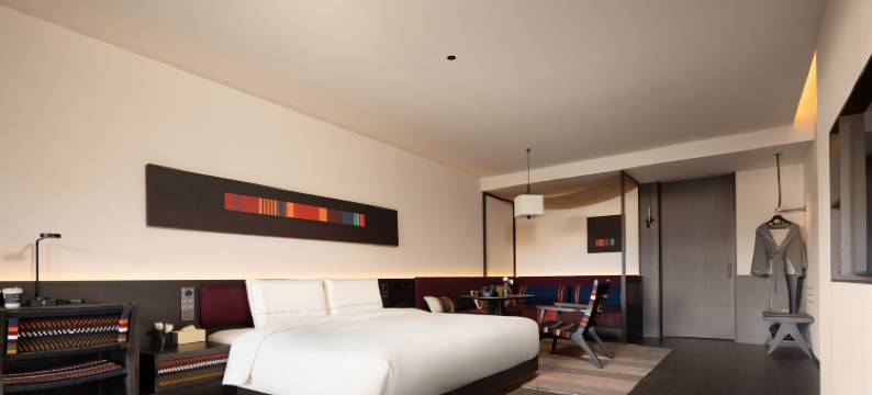 香格里拉独克宗古城月光广场亚朵酒店图片