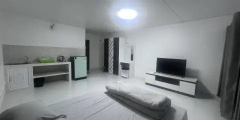 IMPACT Muang Thong Thani, C8, 13th floor, daily room rental.
