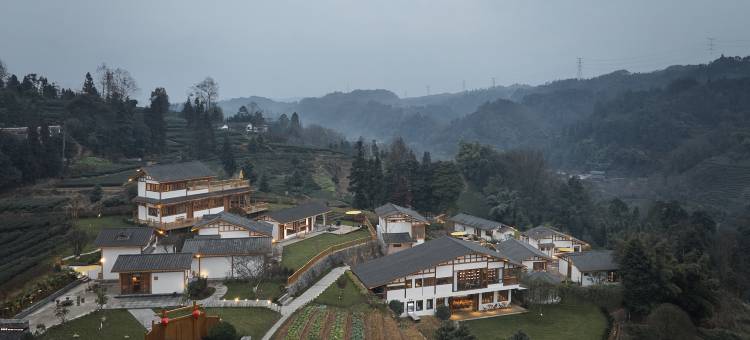 雅安草言殳舍图片