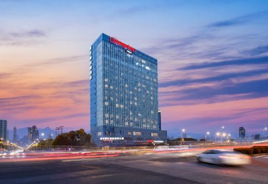 上海九亭希尔顿欢朋酒店外景图