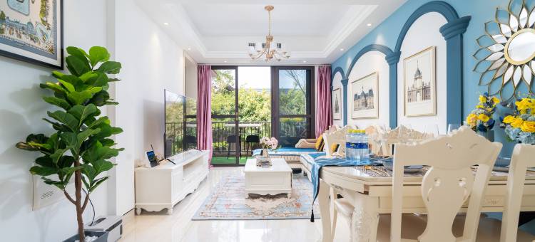 蔚莱港湾泳池度假别墅(三亚湾凤凰机场店)图片