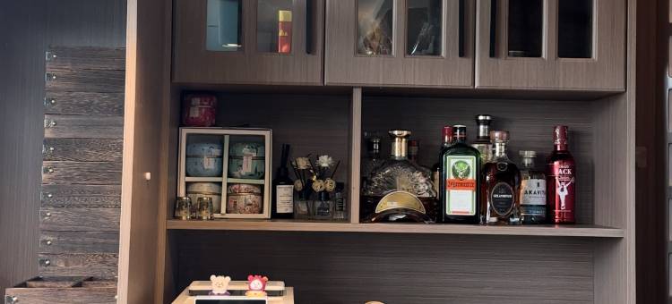 公羽家·设计师轻奢艺术酒店(观山湖公园林城西路地铁站店)图片