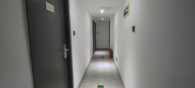 武汉鑫鑫宾馆(东吴大道轻轨站店)图片