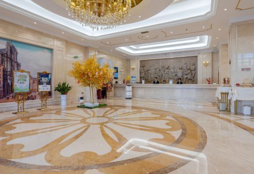 Vienna International Hotel (Guangzhou Xintang High Speed Railway Station Cowboy City Branch)Hotel Overview