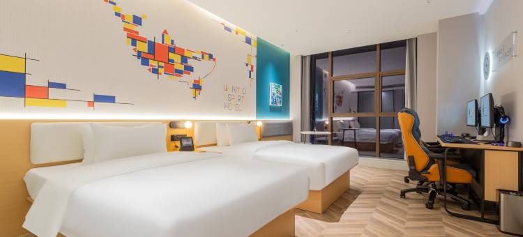 网鱼电竞酒店(成都339天府熊猫塔梁家巷地铁站店)图片