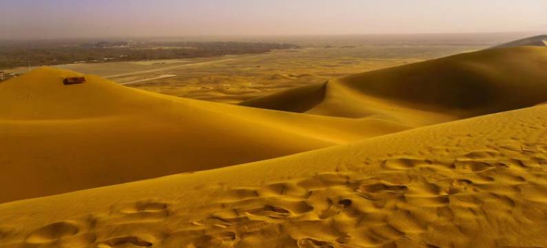 敦煌梵途旅游沙漠露营基地图片