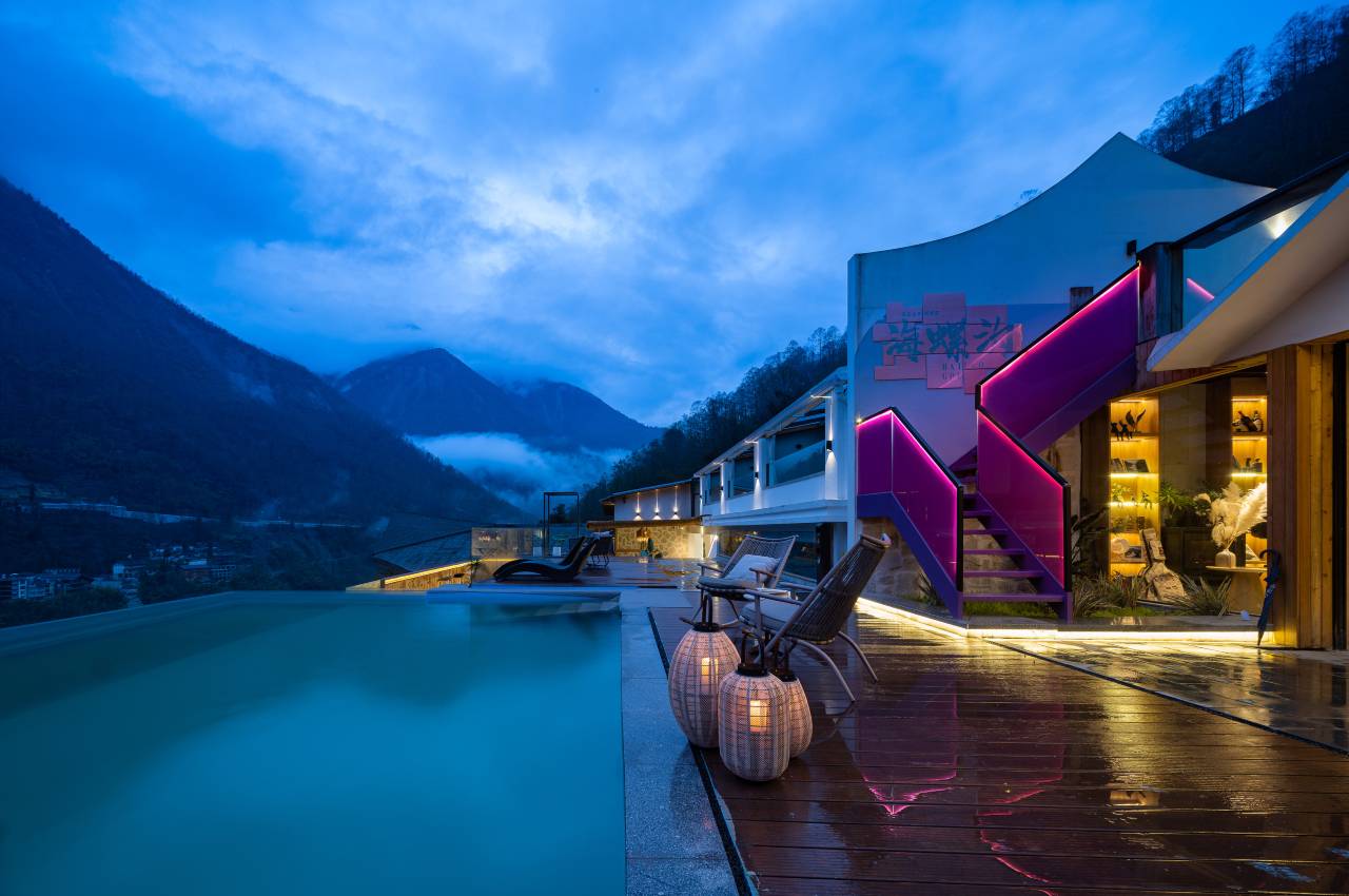 海螺沟鸾喜·隐山· Forest Mountain Lodge·雪山观景温泉度假酒店图片