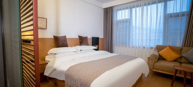 张家界郡澜酒店(天门山索道站店)图片