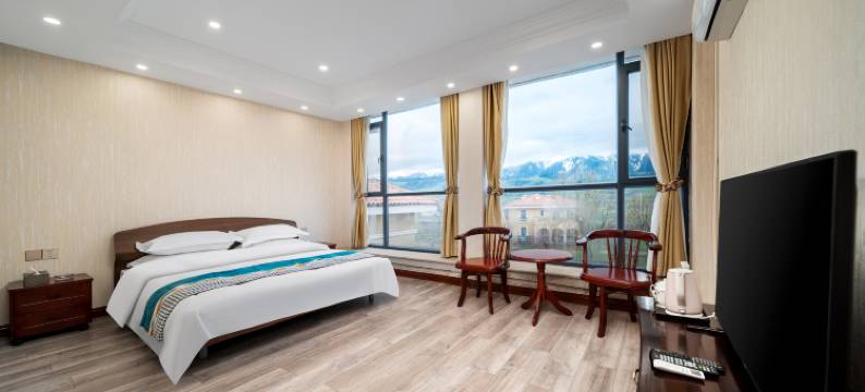 那拉提月亮河度假酒店图片