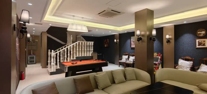 游创寻野溪边露营庄园图片