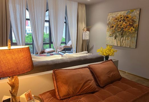 We SeeHotel Overview