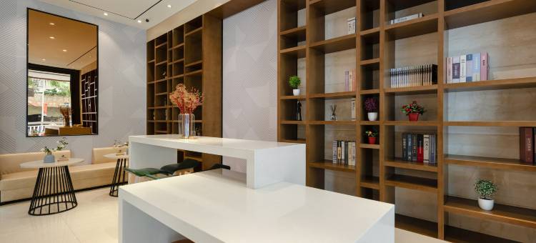 柏曼酒店(玉林高铁站南兴广场店)图片