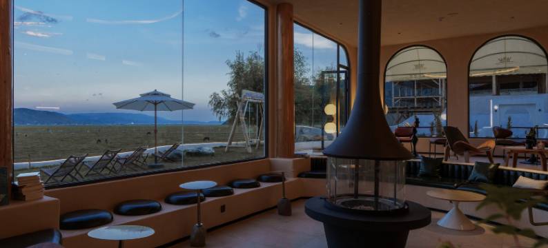 香格里拉·拉菲尔·草原与海·度假庄园 villa(纳帕海景区店)图片