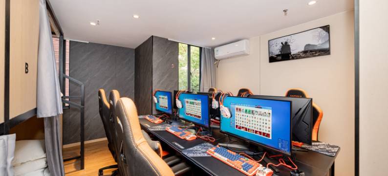 际庭电竞酒店(上海五角场财经大学地铁站店)图片