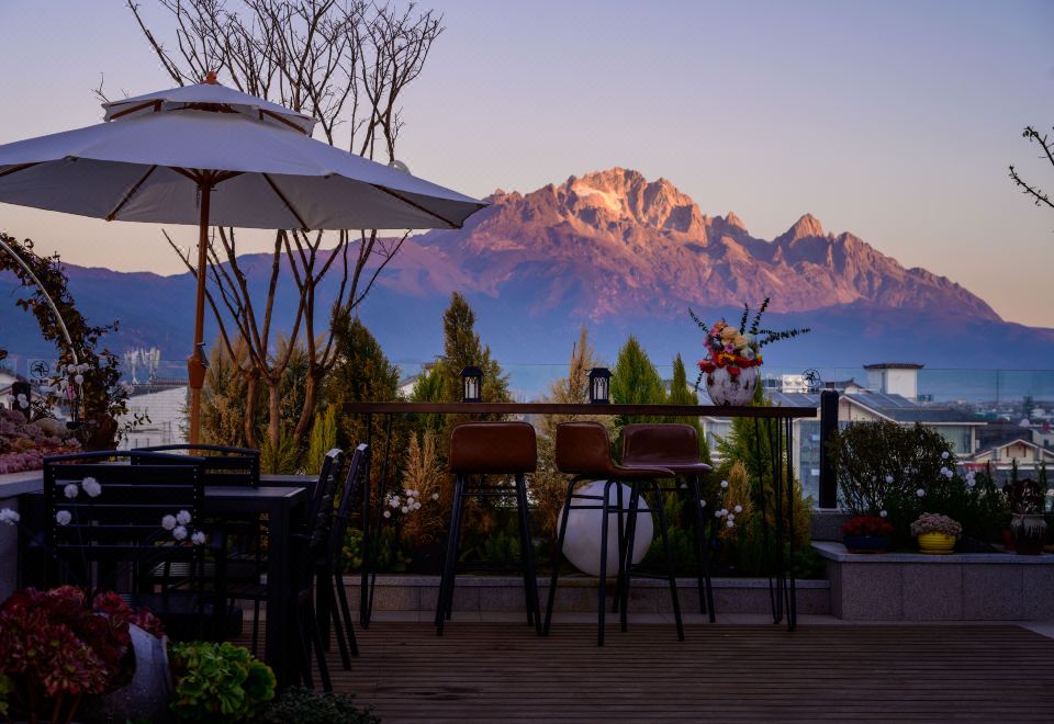 LiJiang Old Town Xiyu Shandu hotel, Free Coffee,Ice cube,Fitness Center,Self-service Laundry &Drying over view