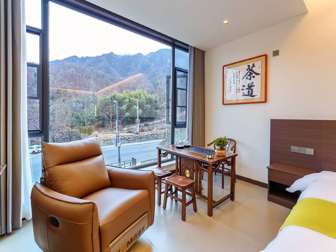 老君山豫君寨汇休闲民宿(中灵索道店)图片