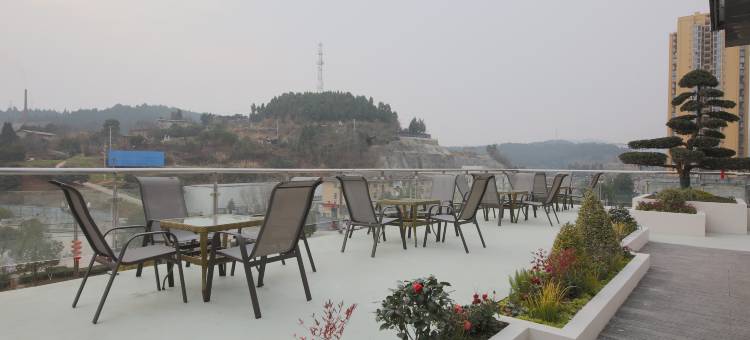 盐亭潺亭酒店图片