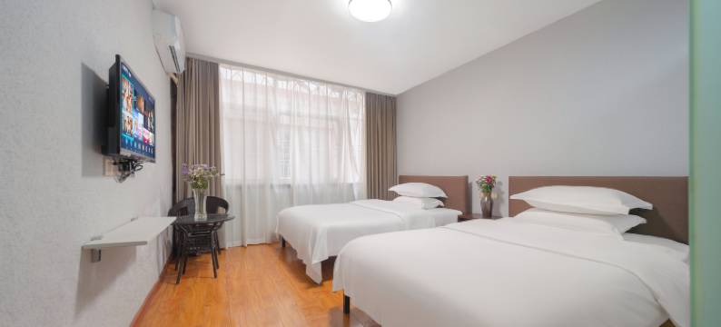 乡巴拉民宿(张家界火车站天门山索道店)图片