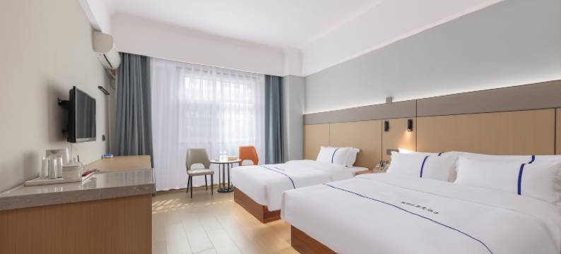 瑞丽云客曼酒店(多宝城店)图片