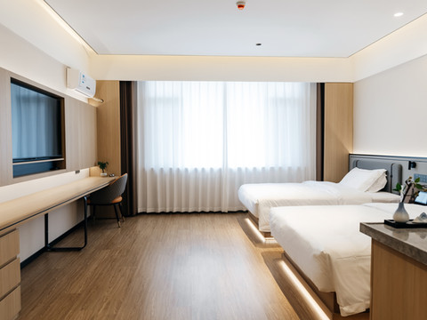 乌拉盖鸿鲸智选酒店