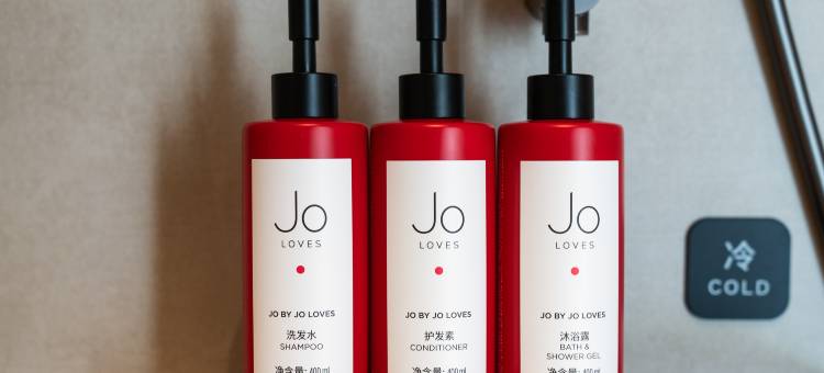 重庆解放碑较场口地铁站轻居酒店图片