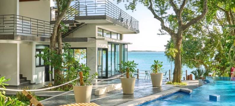 克里斯塔利诺滨海酒店餐厅和SPA(Cristalino Lagoon Front Hotel, Restaurant & Spa)图片